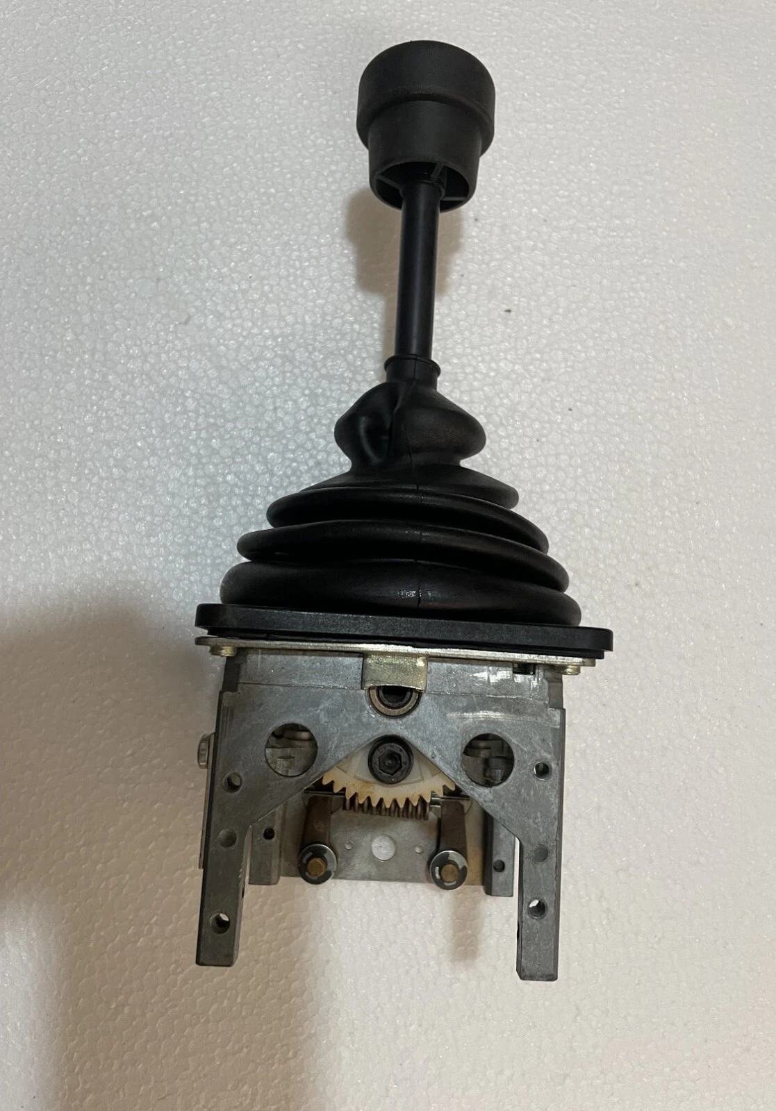 admin/uploads/uploads/w.gessmann 080 024120 deck crane joystick_3.webp